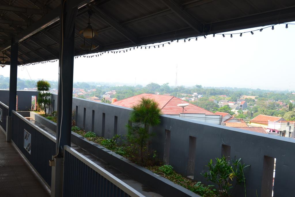Hotel Khalista Purwakarta Ngoại thất bức ảnh